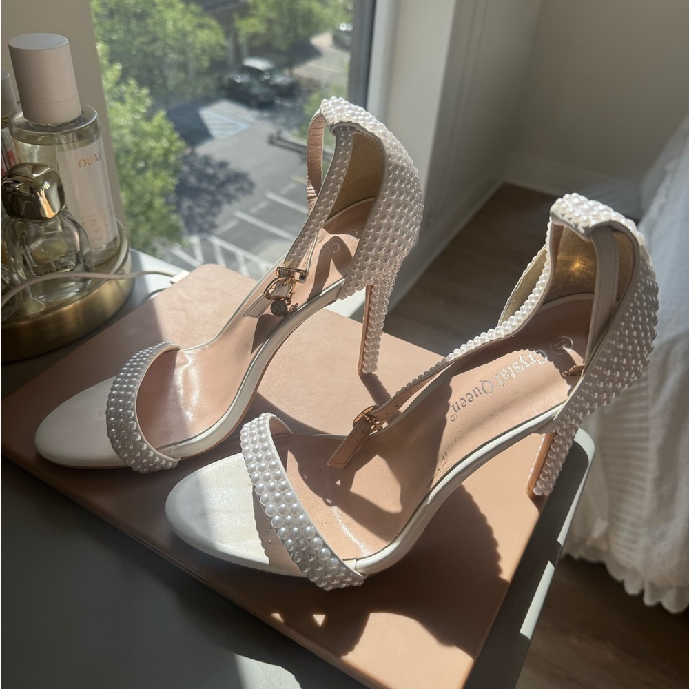 Elegant White Pearl-Embellished Women's Heels